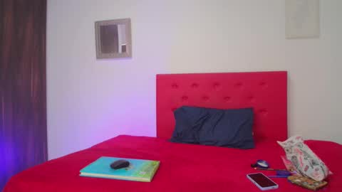 issa_kitty online show from 12/06/24, 03:22