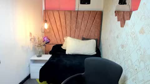 Snapshot of issa_milf__ chatting on 10/01/25, 01:17 ISSA MILF online show from 10/01/25, 01:17