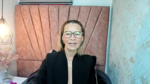 ISSA MILF online show from 11/17/25, 01:06