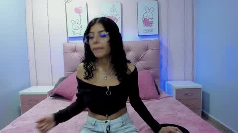 Snapshot of issaa_tyler chatting on 10/09/25, 11:47 Issa  online show from 10/09/25, 11:47