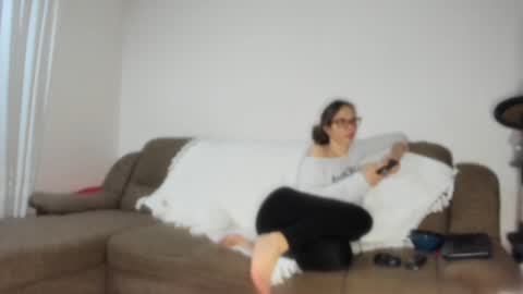 Issabelle online show from 12/03/24, 10:39