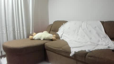 Snapshot of issabelle_69 chatting on 11/12/25, 06:03 Issabelle online show from 11/12/25, 06:03