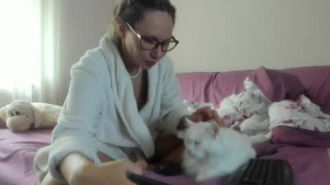 Issabelle online show from 06/07/26, 05:44
