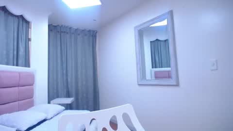 issadorajames online show from 01/29/25, 07:22