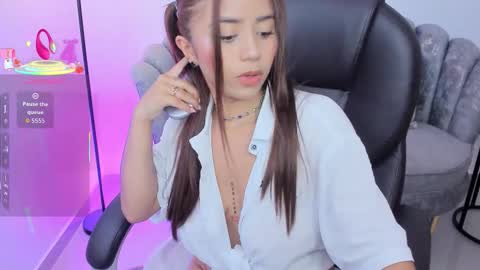 Snapshot of issi_loren chatting on 11/21/25, 06:50 issi_loren online show from 11/21/25, 06:50