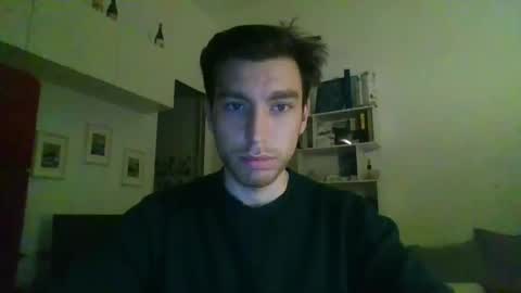 Snapshot of italian_boy_22 chatting on 01/28/25, 10:45 italian_boy_22 online show from 01/28/25, 10:45