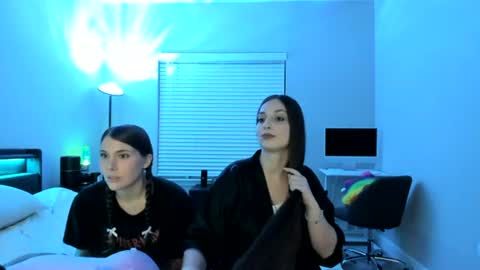 Bella Bloom online show from 07/17/26, 05:03