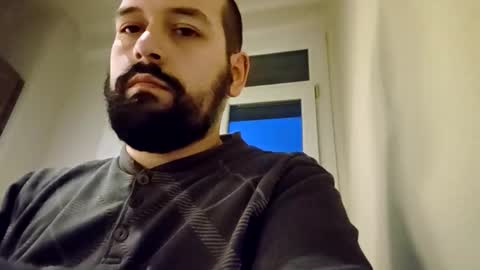 Snapshot of italianbigboy93 chatting on 11/02/25, 04:31 italianbigboy93 online show from 11/02/25, 04:31