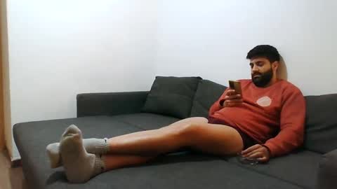italianboybcn online show from 12/25/24, 03:29