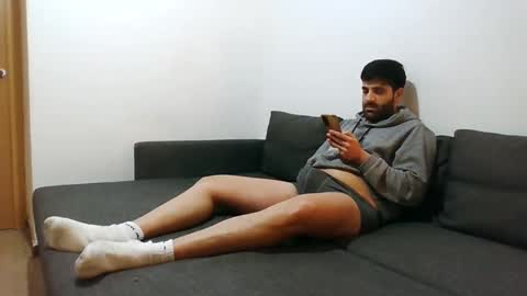 italianboybcn online show from 12/29/24, 06:38