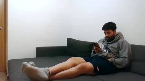 italianboybcn online show from 01/01/25, 01:15