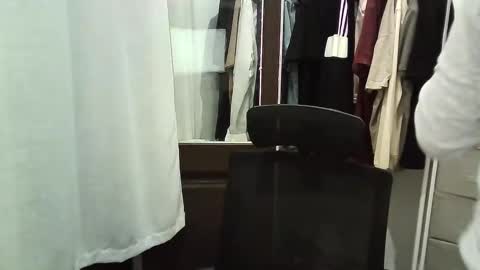 italianboybcn online show from 12/14/25, 05:51