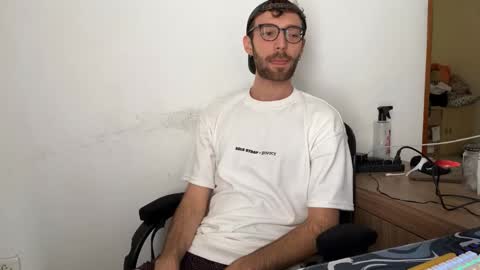 Snapshot of italianboyx0 chatting on 11/27/25, 08:11 Italian Boy online show from 11/27/25, 08:11