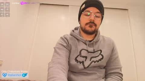 Snapshot of italianhorny2018 chatting on 12/22/25, 08:00 Gio online show from 12/22/25, 08:00