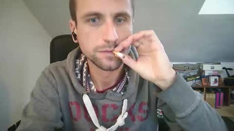 Snapshot of italiano116116 chatting on 12/01/25, 02:55 italiano116116 online show from 12/01/25, 02:55