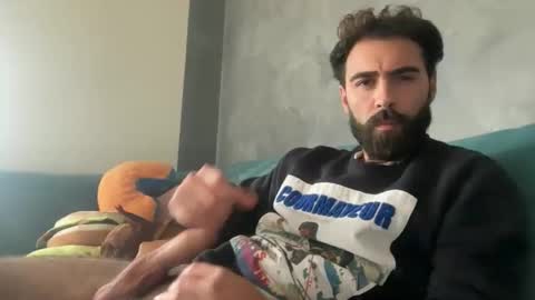 Snapshot of italianstallion_race chatting on 10/31/25, 11:00 italianstallion_race online show from 10/31/25, 11:00