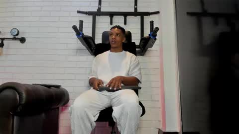 Italo Moore online show from 10/19/25, 11:22