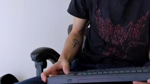 Snapshot of ithan_hot chatting on 06/04/26, 03:12 ithan_hot online show from 06/04/26, 03:12