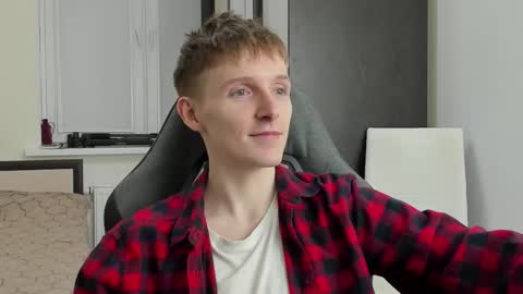 Ethan online show from 09/24/25, 06:33