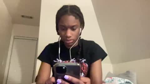 Snapshot of its5iveam chatting on 12/27/24, 03:31 5ive AM online show from 12/27/24, 03:31