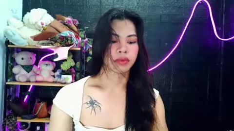 Snapshot of its_chloe20 chatting on 05/22/26, 04:08 its_chloe20 online show from 05/22/26, 04:08
