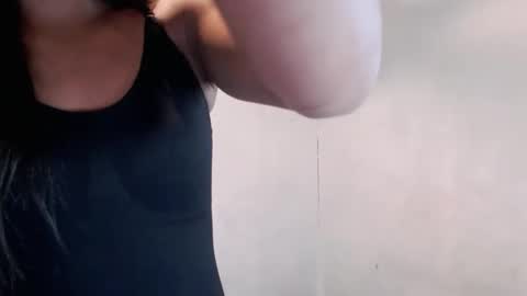 Snapshot of its_kynth chatting on 10/26/25, 12:44 its_kynth online show from 10/26/25, 12:44