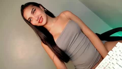 Bella online show from 01/06/25, 04:36