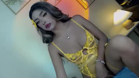 Pixie online show from 09/19/25, 05:31