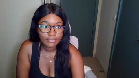 Snapshot of itsanna_b chatting on 07/02/26, 02:22 itsanna_b online show from 07/02/26, 02:22