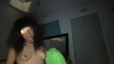 Snapshot of itsariessecrets chatting on 01/17/25, 08:02 itsariessecrets online show from 01/17/25, 08:02