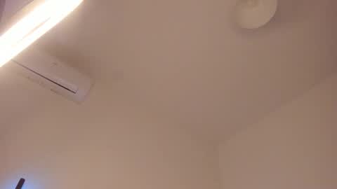 Isabella online show from 10/29/25, 09:11