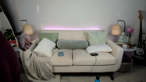 Snapshot of itschloelaurent chatting on 06/03/26, 10:04 itschloelaurent online show from 06/03/26, 10:04