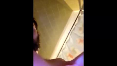 Snapshot of itsdaiton chatting on 11/12/25, 01:22 Daiton online show from 11/12/25, 01:22