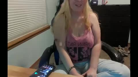 Itsglitchh222 online show from 09/17/25, 09:00
