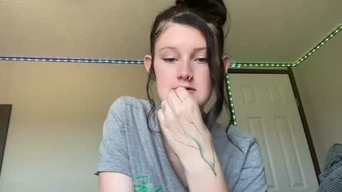 Snapshot of itskaylaaa chatting on 06/08/26, 07:47 itsKaylaaa online show from 06/08/26, 07:47