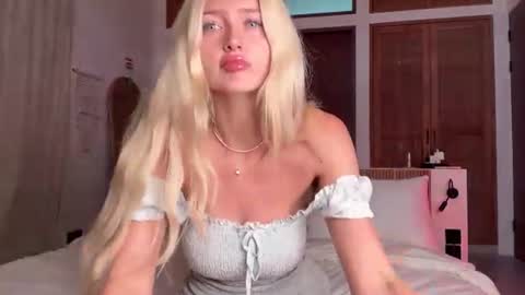 Luna online show from 07/21/26, 02:58