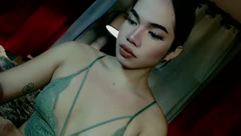 Snapshot of itsme_anastasia69 chatting on 11/17/25, 10:21 Anna online show from 11/17/25, 10:21