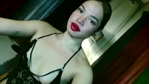 Snapshot of itsme_anastasia69 chatting on 11/21/25, 05:28 Anna online show from 11/21/25, 05:28