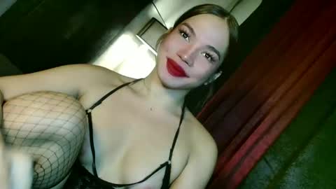 Snapshot of itsme_anastasia69 chatting on 11/22/25, 04:44 Anna online show from 11/22/25, 04:44