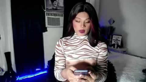 Snapshot of itsme_jazzy chatting on 10/13/25, 04:40 JAZ online show from 10/13/25, 04:40