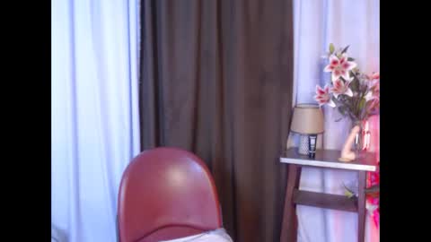 Snapshot of itsme_kent chatting on 09/26/25, 02:43 kenneth online show from 09/26/25, 02:43