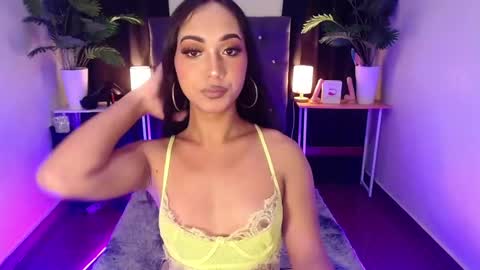 Sofia online show from 09/11/25, 10:37