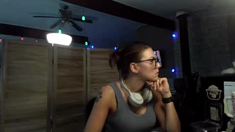 Snapshot of itsmesophie_x chatting on 09/25/25, 04:00 ItsMeSophie X online show from 09/25/25, 04:00