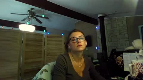 Snapshot of itsmesophie_x chatting on 09/29/25, 04:34 ItsMeSophie X online show from 09/29/25, 04:34