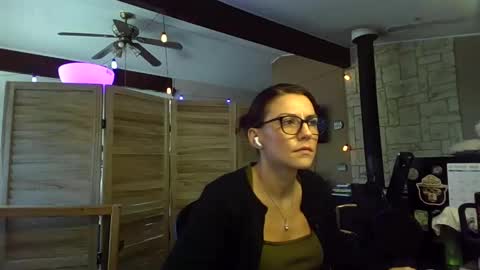 Snapshot of itsmesophie_x chatting on 10/28/25, 04:53 ItsMeSophie X online show from 10/28/25, 04:53