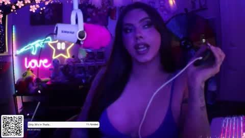 Nicki Foxx online show from 10/22/25, 12:00