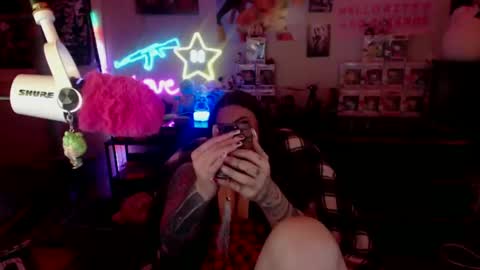 Nicki Foxx online show from 10/24/25, 04:20