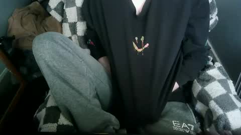 itsnotliam834 online show from 10/24/25, 12:56