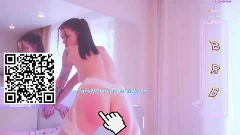 Snapshot of itsumade chatting on 02/21/25, 01:11 Betty online show from 02/21/25, 01:11