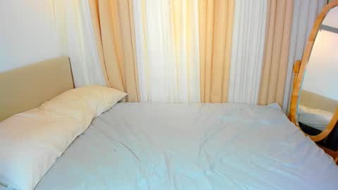 itsurgirlbubbles online show from 09/23/25, 02:47